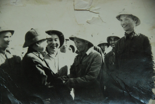 Hàm Rồng nhớ nhớ, quên quên - Kỳ I: Bảng lảng sau nhà bia di tích ảnh 3