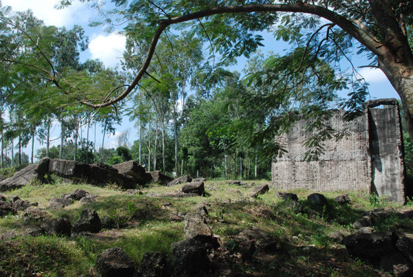 Hàm Rồng nhớ nhớ, quên quên - Kỳ I: Bảng lảng sau nhà bia di tích ảnh 1