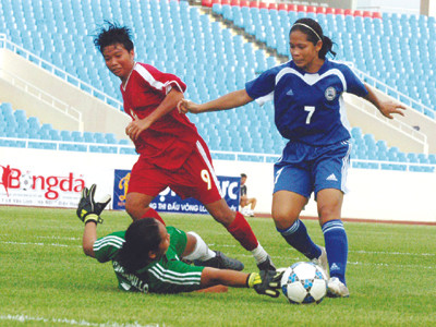 Nếu Sea Games 26 bỏ môn bóng đá nữ là một thiệt thòi cho tuyển nữ Việt Nam (trận Việt Nam - Myanmar) . Ảnh: Phạm Yên Nếu Sea Games 26 bỏ môn bóng đá nữ là một thiệt thòi cho tuyển nữ Việt Nam (trận Việt Nam - Myanmar)