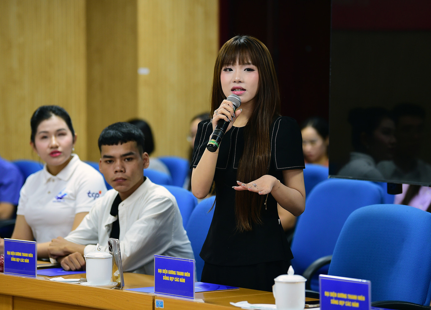 Gương "Thanh niên sống đẹp" nhiều năm chia sẻ tại chương trình. Ảnh: Xuân Tùng Gương "Thanh niên sống đẹp" nhiều năm chia sẻ tại chương trình. Ảnh: Xuân Tùng