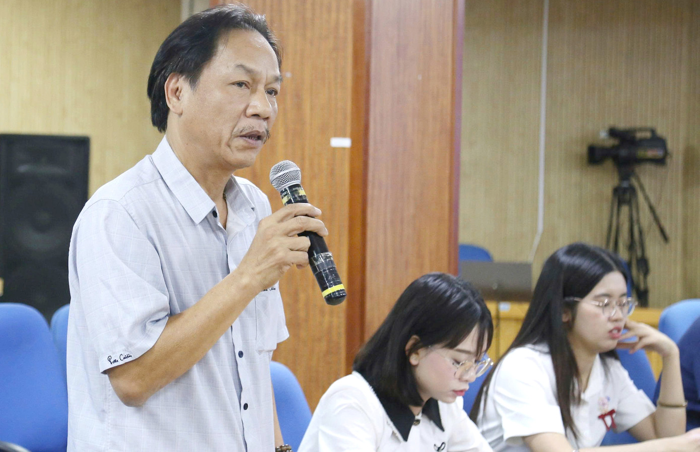 Nhà báo Lê Minh Toản - Phó Tổng Biên tập Báo Tiền Phong phát biểu tại hội nghị. Ảnh: Lâm Đăng Hải Nhà báo Lê Minh Toản - Phó Tổng Biên tập Báo Tiền Phong phát biểu tại hội nghị. Ảnh: Lâm Đăng Hải