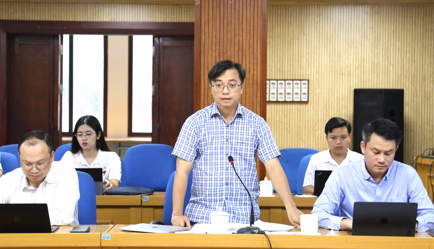 Anh Nguyễn Đức Nguyên - Phó Ban Công tác thanh thiếu nhi, Cơ quan Uỷ ban T.Ư MTTQ Việt Nam, Phó Chủ tịch Hội SVVN phát biểu tại hội nghị. Ảnh: Lâm Đăng Hải.