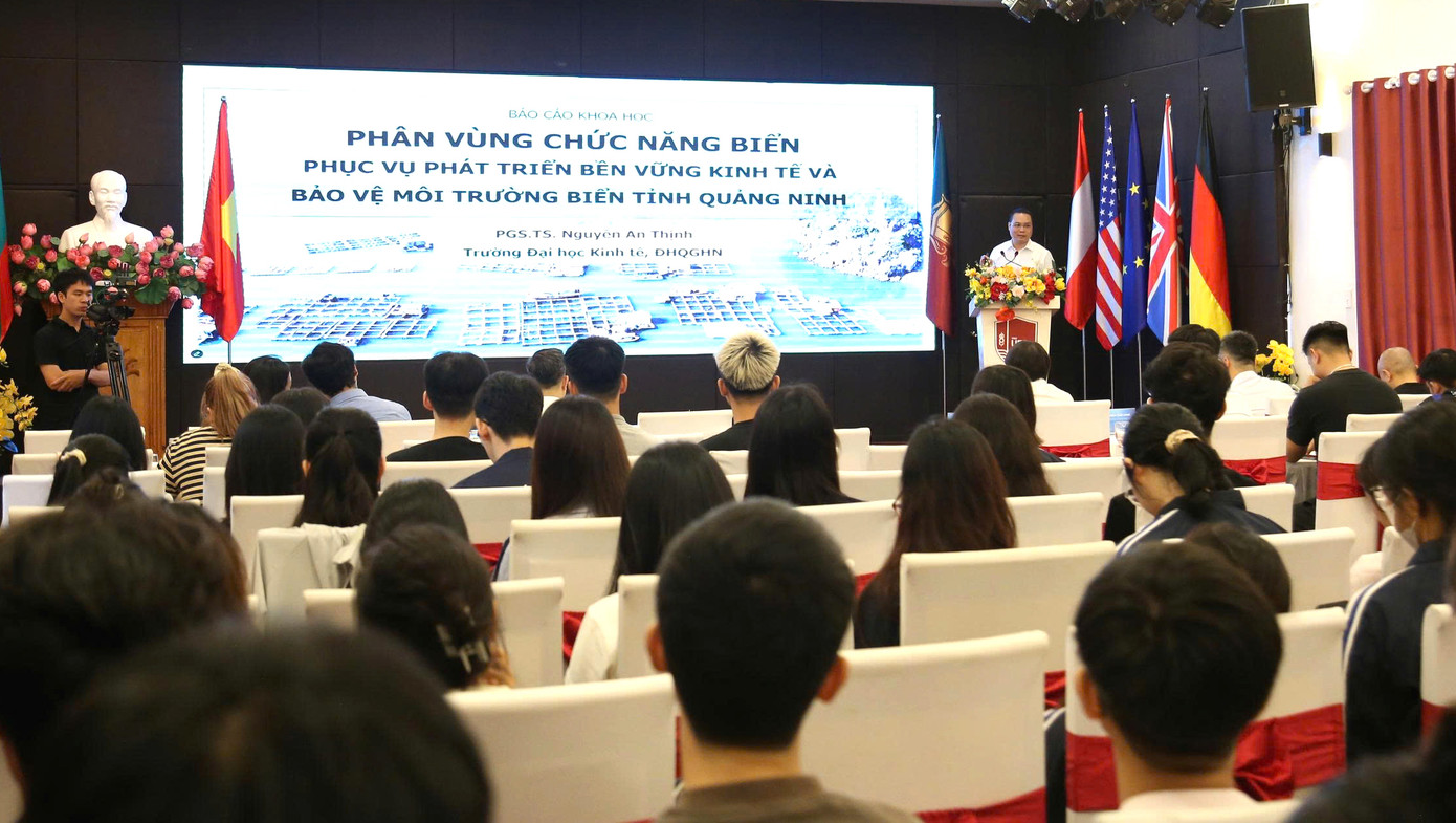 Các chuyên gia, trí thức trẻ tham luận tại hội thảo. Ảnh: Lâm Đăng Hải Các chuyên gia, trí thức trẻ tham luận tại hội thảo. Ảnh: Lâm Đăng Hải