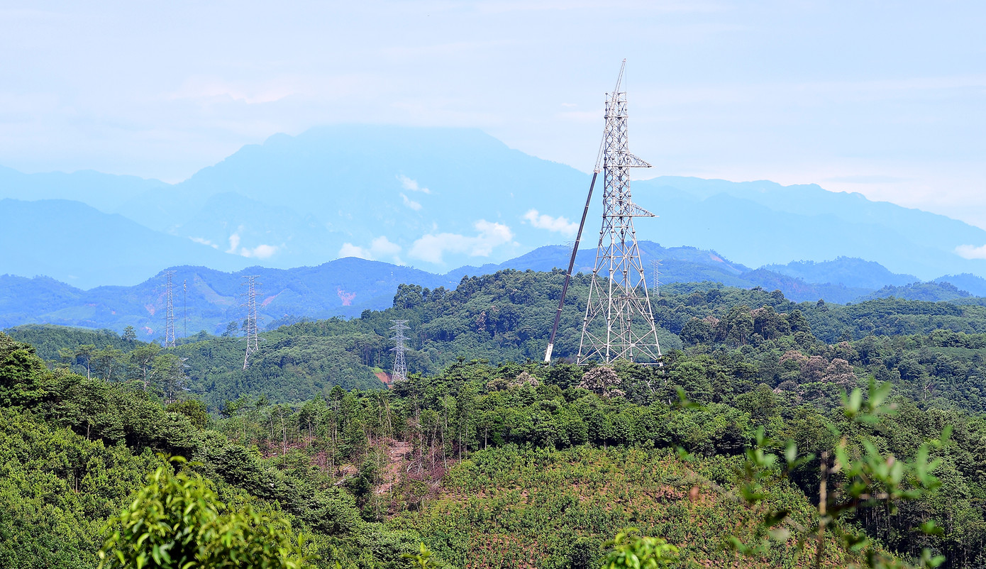 Một góc công trình đường dây 500kV Lào Cai - Vĩnh Yên. Ảnh: Xuân Tùng