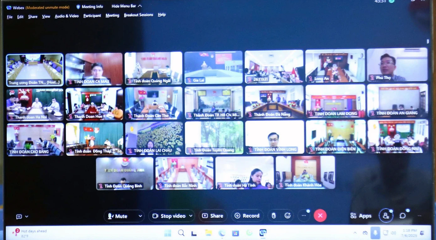 Hội nghị diễn ra theo hình thức trực tiếp kết hợp trực tuyến. Ảnh: CTV