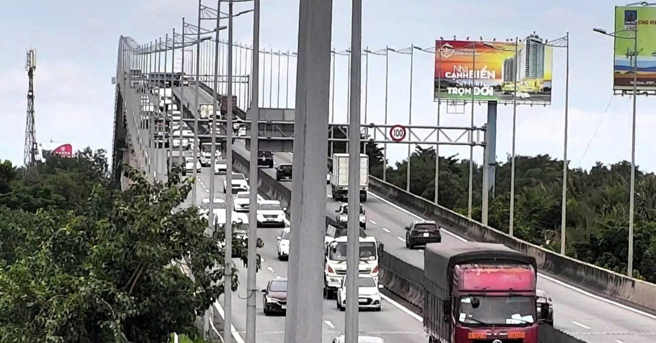 Cầu Long Thành trên cao tốc TPHCM - Long Thành - Dầu Giây