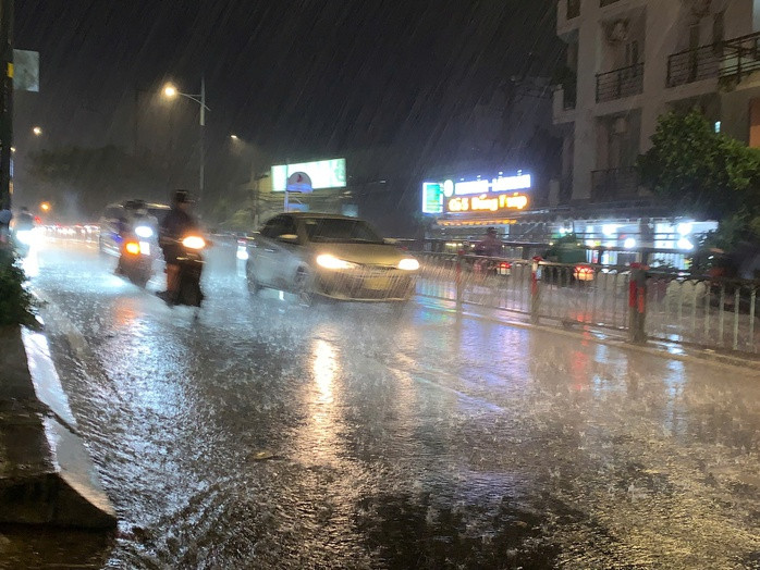 Mưa như trút nước