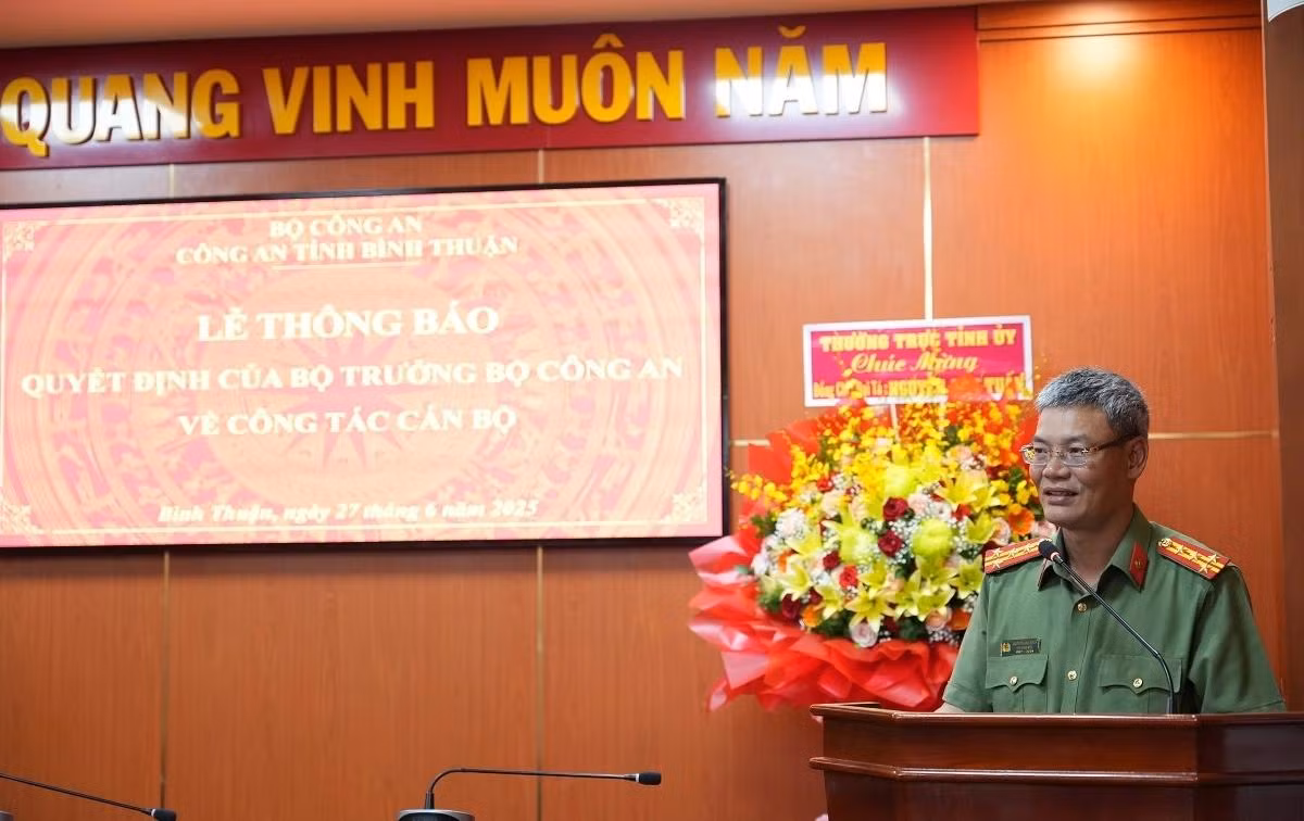 Đại tá Nguyễn Anh Tuấn phát biểu tại buổi lễ. Ảnh: CABT