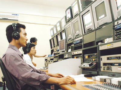 Các đài truyền hình không hợp tác được với nhau, người hâm mộ chịu thiệt 