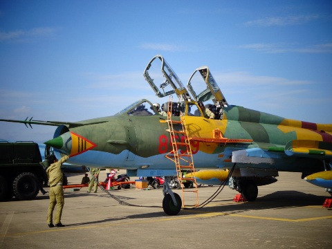 Su 22 có nhiều loại với nhiều màu sơn. Chiếc U-Su 22 hai chỗ ngồi này là chiến đấu cơ vừa phục vụ huấn luyện vừa sẵn sàng chiến đấu khi cần. Ghế sau dành cho giáo viên hướng dẫn bay