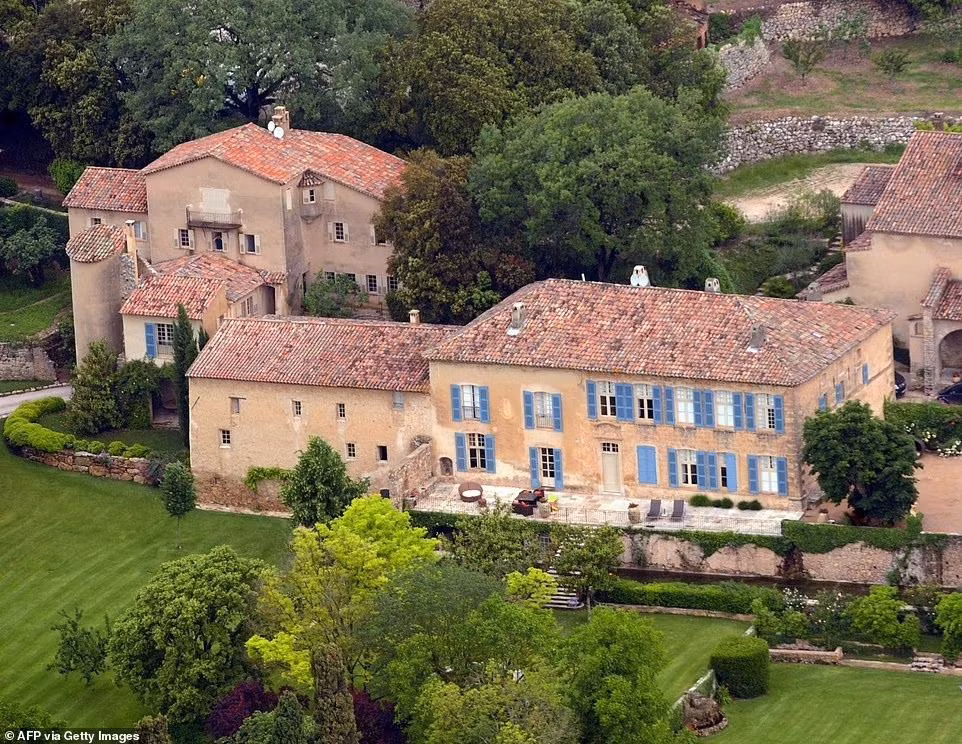 Angelina Jolie khẳng định vụ mua bán cổ phần trong Château Miraval cho tập đoàn Stoli là hợp lệ. Ảnh: Getty Images. Angelina Jolie khẳng định vụ mua bán cổ phần trong Château Miraval cho tập đoàn Stoli là hợp lệ. Ảnh: Getty Images.