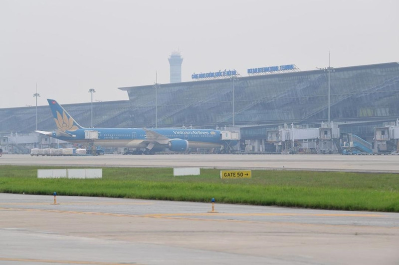 Việc cất/hạ cánh của tàu bay vẫn diễn ra suôn sẻ tại sân bay Nội Bài sáng ngày 1/2. Ảnh: NIA. Việc cất/hạ cánh của tàu bay vẫn diễn ra suôn sẻ tại sân bay Nội Bài sáng ngày 1/2. Ảnh: NIA.