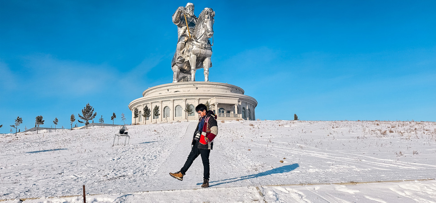 Khám phá lịch sử và văn hoá Mông Cổ tại quần thể tượng Thành Cát Tư Hãn. Ông là một trong những nhà quân sự lỗi lạc và có ảnh hưởng nhất lịch sử thế giới, được người Mông Cổ kính trọng như vị lãnh đạo mang lại sự thống nhất cho quốc gia này.