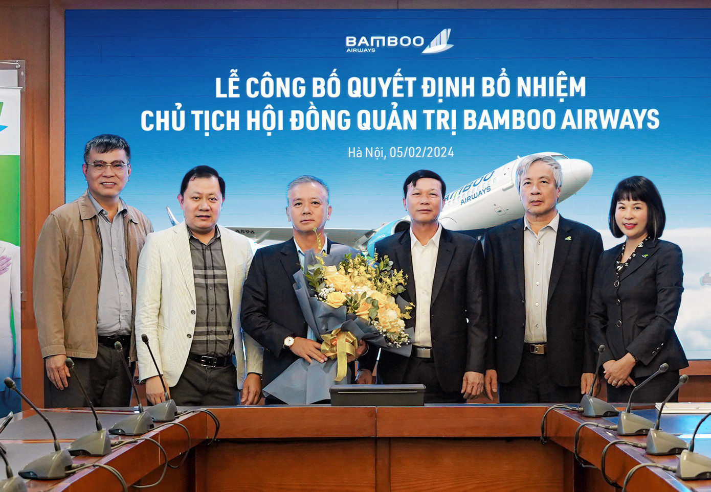 Bamboo Airways đang trong quá trình kiện toàn bộ máy lãnh đạo. Bamboo Airways đang trong quá trình kiện toàn bộ máy lãnh đạo.
