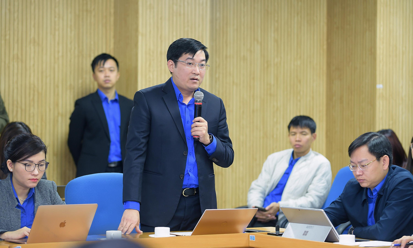 Tại buổi họp báo các phóng viên đã đặt nhiều câu hỏi tới Ban Tổ chức. Được sự phân công của chủ trì, các trưởng ban đơn vị T.Ư Đoàn trao đổi nhiều nội dung liên quan đến đại hội. Ảnh: Xuân Tùng Tại buổi họp báo các phóng viên đã đặt nhiều câu hỏi tới Ban Tổ chức. Được sự phân công của chủ trì, các trưởng ban đơn vị T.Ư Đoàn trao đổi nhiều nội dung liên quan đến đại hội. Ảnh: Xuân Tùng