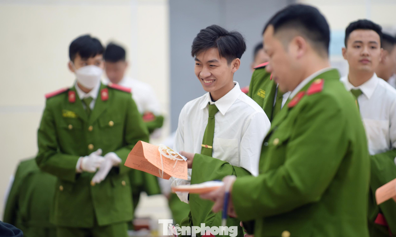 Chương trình hiến máu ngày 19/12 đã tiếp nhận được 888 đơn vị máu. Ảnh: Xuân Tùng Chương trình hiến máu ngày 19/12 đã tiếp nhận được 888 đơn vị máu. Ảnh: Xuân Tùng