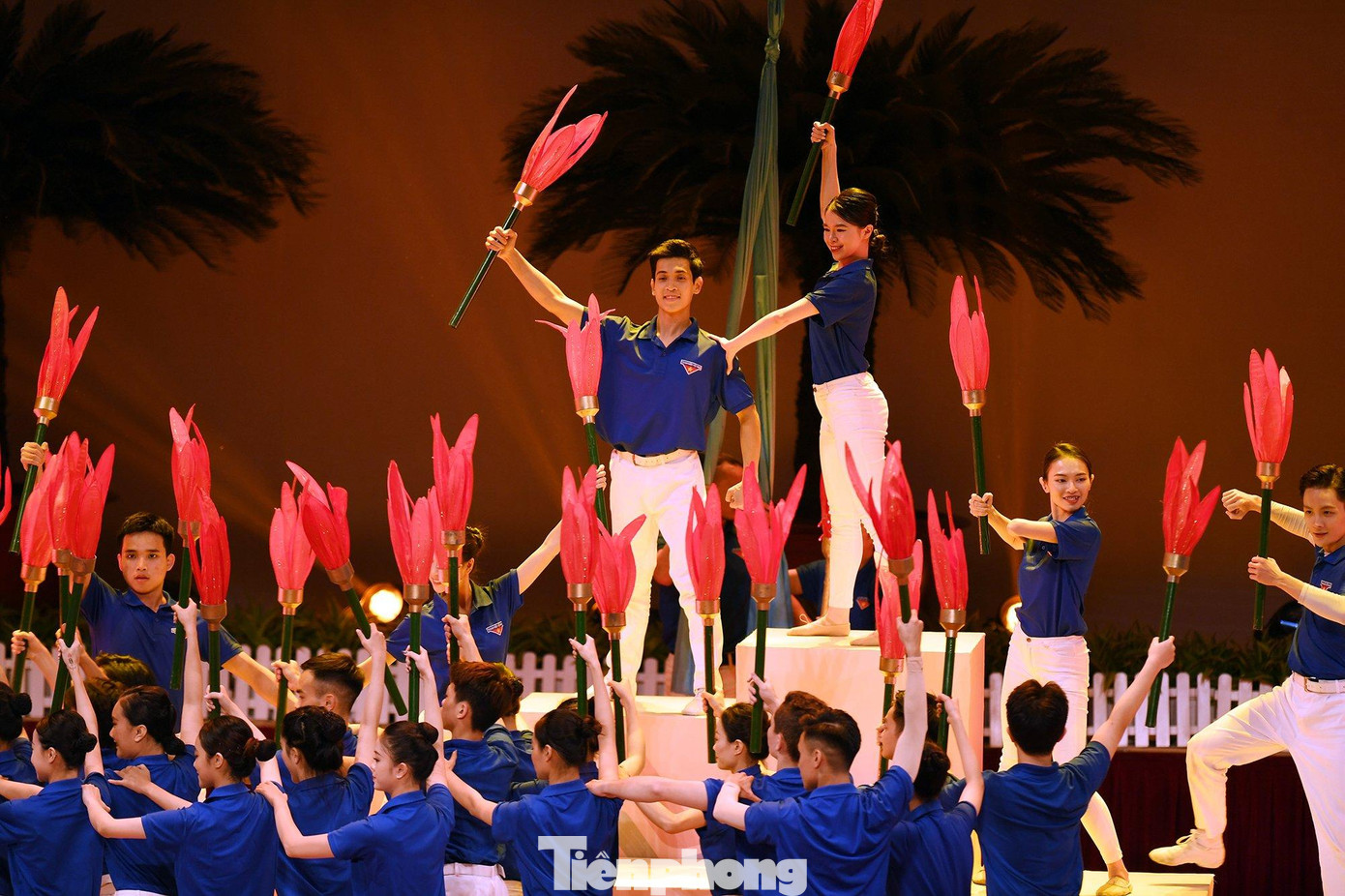 Sáng 15/12, tại Hà Nội, Đại hội đại biểu toàn quốc Đoàn TNCS Hồ Chí Minh lần thứ XII nhiệm kỳ 2022 - 2027 diễn ra phiên trọng thể.