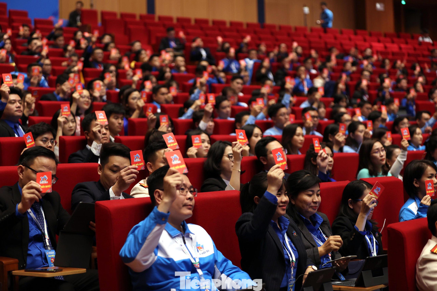 Các đại biểu biểu quyết tại Đại hội. Ảnh: Như Ý Các đại biểu biểu quyết tại Đại hội. Ảnh: Như Ý