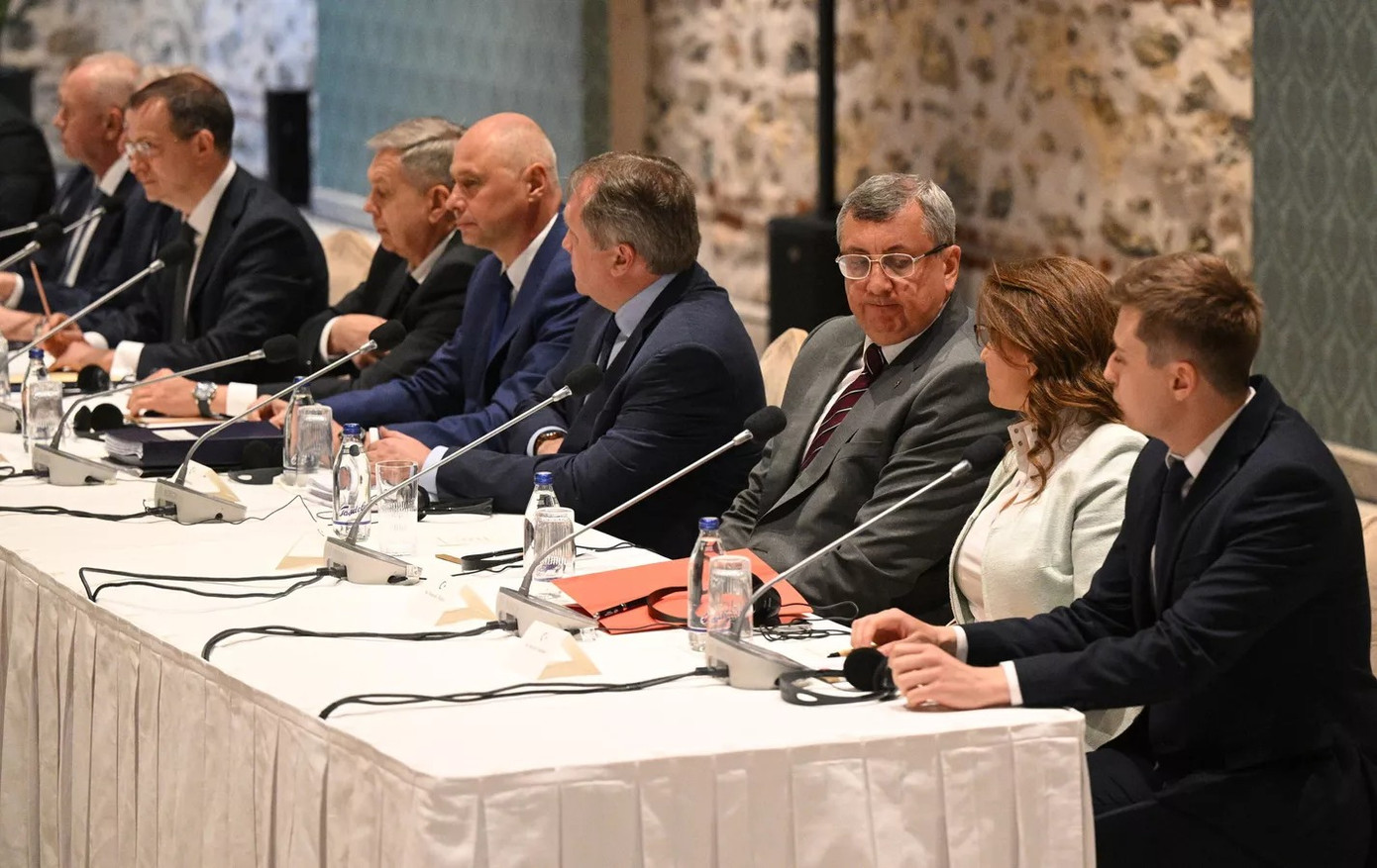 Phái đoàn Nga tại cuộc đàm phán. (Ảnh: Reuters)