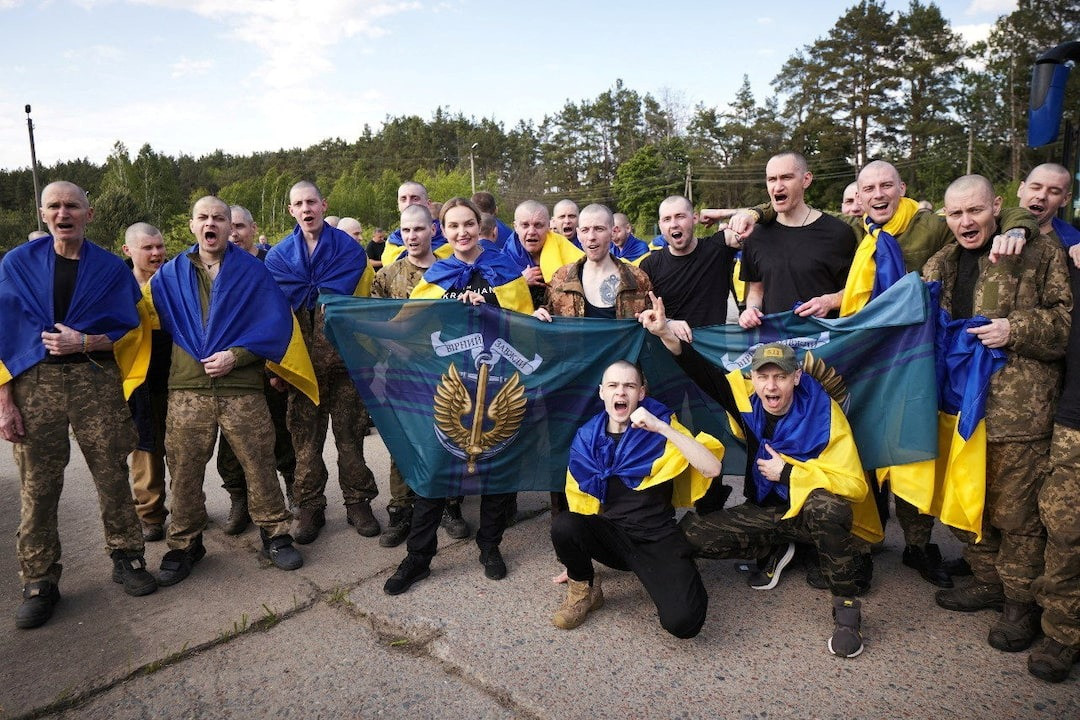 Các tù nhân Ukraine. (Ảnh: Reuters) Các tù nhân Ukraine. (Ảnh: Reuters)