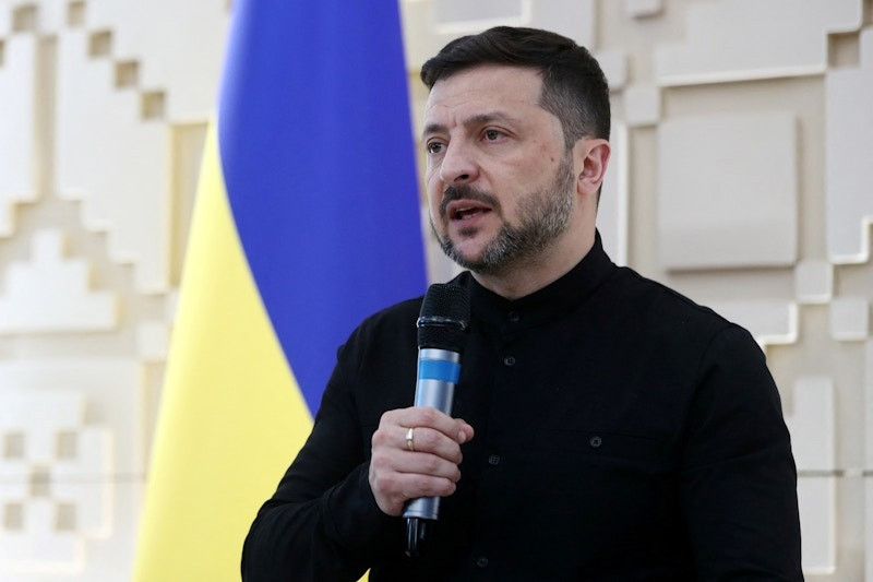 Tổng thống Ukraine Volodymyr Zelensky trả lời báo giới ngày 15/5. (Ảnh: Reuters) Tổng thống Ukraine Volodymyr Zelensky trả lời báo giới ngày 15/5. (Ảnh: Reuters)