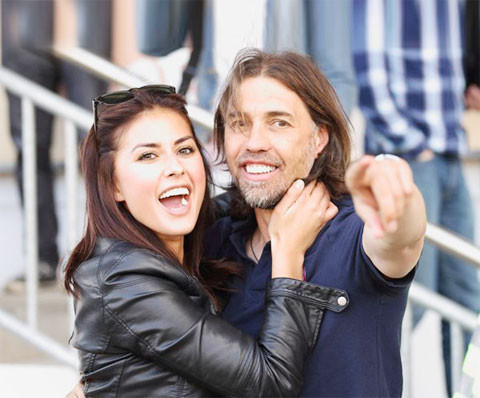 HLV của Mainz thơm lây nhờ bồ lộng lẫy ảnh 1