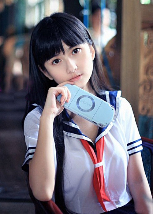 Hạ Đạt đã bước qua tuổi 30 nhưng nét tươi trẻ, đáng yêu chưa bao giờ rời bỏ cô.