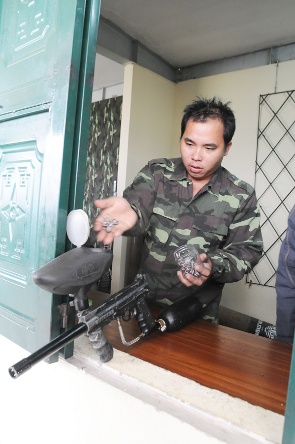 Và mua đạn để bắn. Và mua đạn để bắn