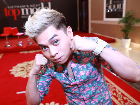 Anh cũng không chịu thua kém Xuân Lan về độ nhí nhảnh