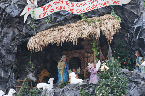 Hang đá, hoạt cảnh không thể thiếu trong ngày lễ Giáng sinh