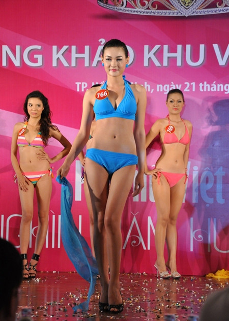 15 thí sinh KV phía Nam vào chung kết&nbsp;Hoa hậu Việt Nam&nbsp;2010 ảnh 12
