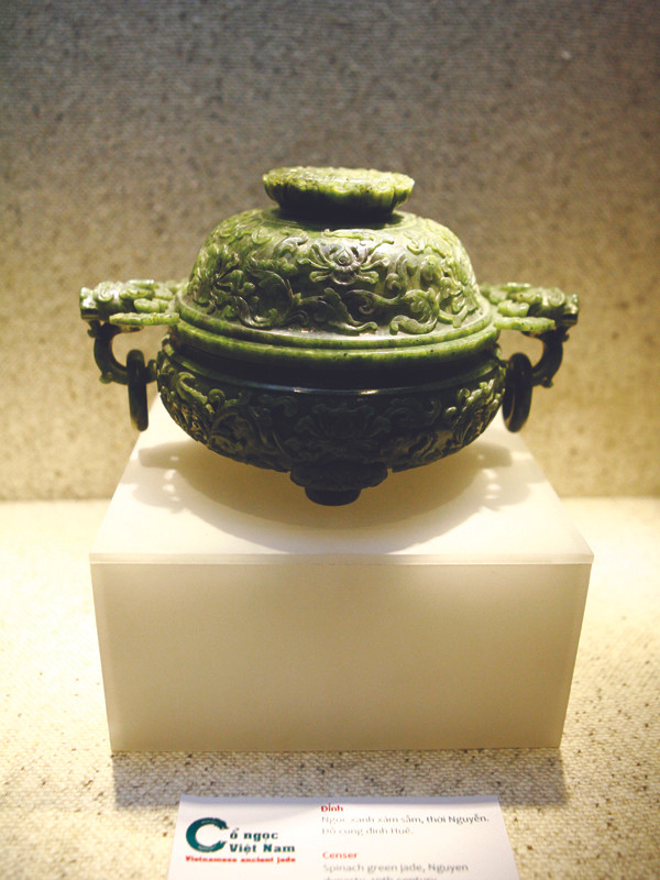 Một trong số nhữg hiện vật tại triển lãm. Ảnh: Hồng Vĩnh. Một trong số nhữg hiện vật tại triển lãm Ảnh: Hồng Vĩnh