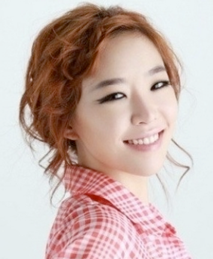 IU Dara Yoona Gain HyunA Park Bom So Hee Suzy Zinger Sun Hwa Jiyeon Taeyeon Goo Hara