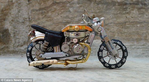 Trông không khác gì một chiếc xe máy thật 