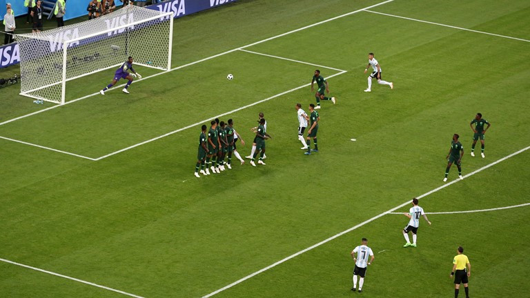 Argentina lách qua khe cửa hẹp vào vòng 1/8 World Cup ảnh 21