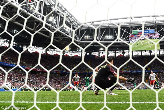 Hàng thủ chơi tệ, Ba Lan thua đau Senegal trận ra quân World Cup ảnh 13