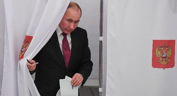 Tổng thống Putin đi bỏ phiếu tại Moskva ảnh 1
