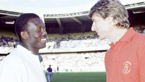 Tổng thống Liberia tri ân HLV Wenger ảnh 1