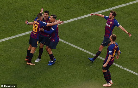 Suarez lập hat-trick, Barcelona vùi dập Real Madrid ở Siêu kinh điển ảnh 8