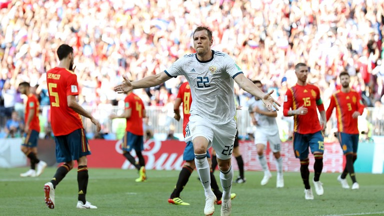 Thắng nghẹt thở Tây Ban Nha bằng 'đấu súng', Nga tiến vào tứ kết ảnh 21