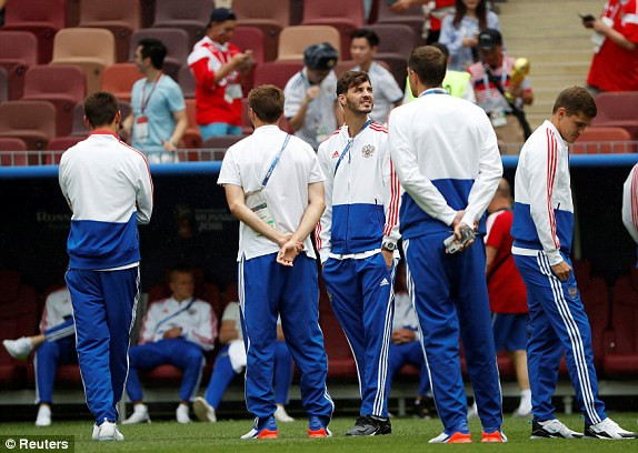 Thắng nghẹt thở Tây Ban Nha bằng 'đấu súng', Nga tiến vào tứ kết ảnh 8