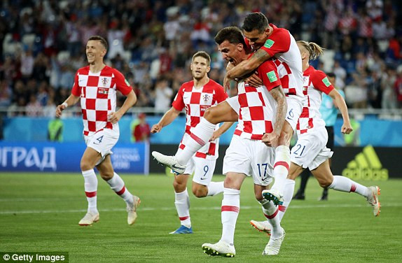Hàng thủ lóng ngóng, Nigeria thua trắng Croatia ảnh 17