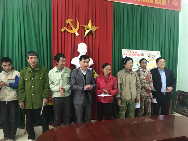 Trao quà Tết cho người nghèo ở Thanh Hóa ảnh 1