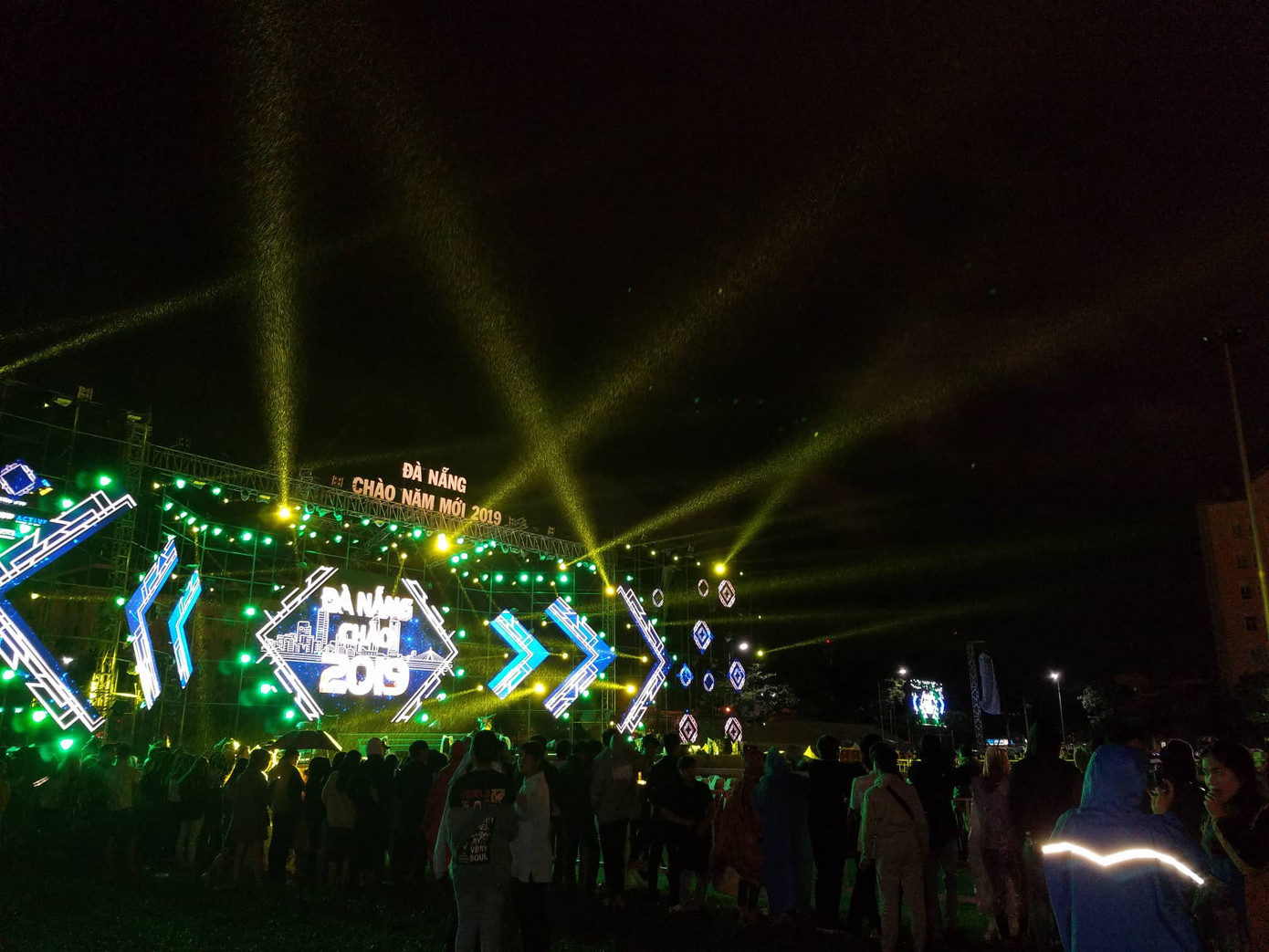 Thế giới rực rỡ pháo hoa thời khắc chuyển sang năm 2019 ảnh 34