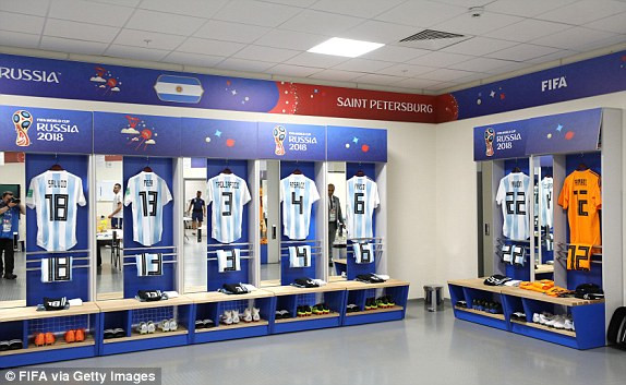 Argentina lách qua khe cửa hẹp vào vòng 1/8 World Cup ảnh 13