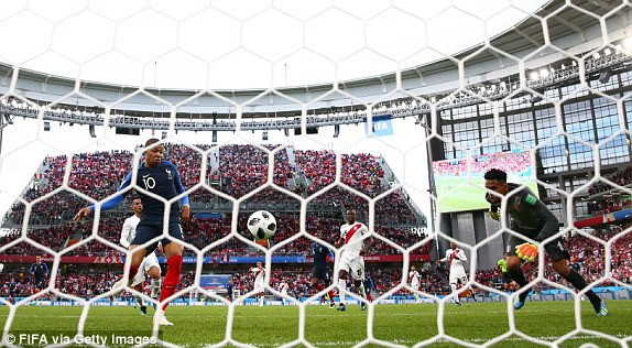 Pháp vào vòng 1/8 World Cup nhờ bàn thắng lịch sử của Mbappe ảnh 11