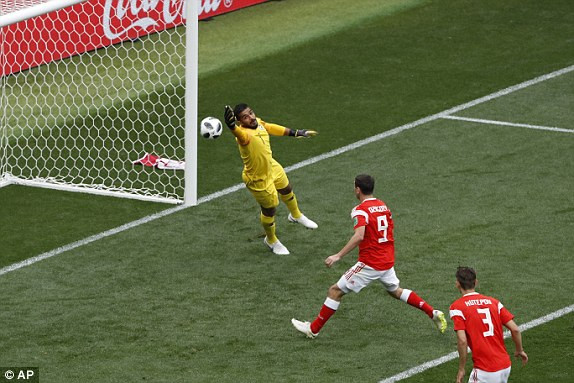 Đánh giá từng cầu thủ Nga, Cheryshev bị chê đá dở ảnh 2