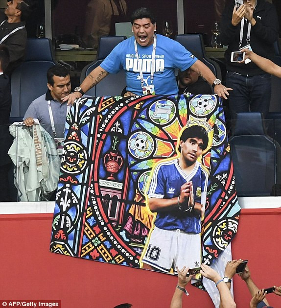 Argentina lách qua khe cửa hẹp vào vòng 1/8 World Cup ảnh 16