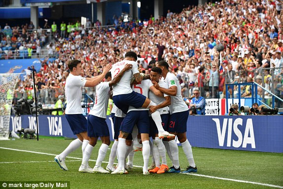 Anh vào vòng 1/8 World Cup sau màn 'dội bom' kinh hoàng ảnh 19