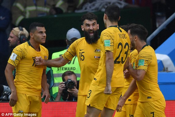 Pogba và công nghệ VAR giải cứu Pháp trước Australia ảnh 24